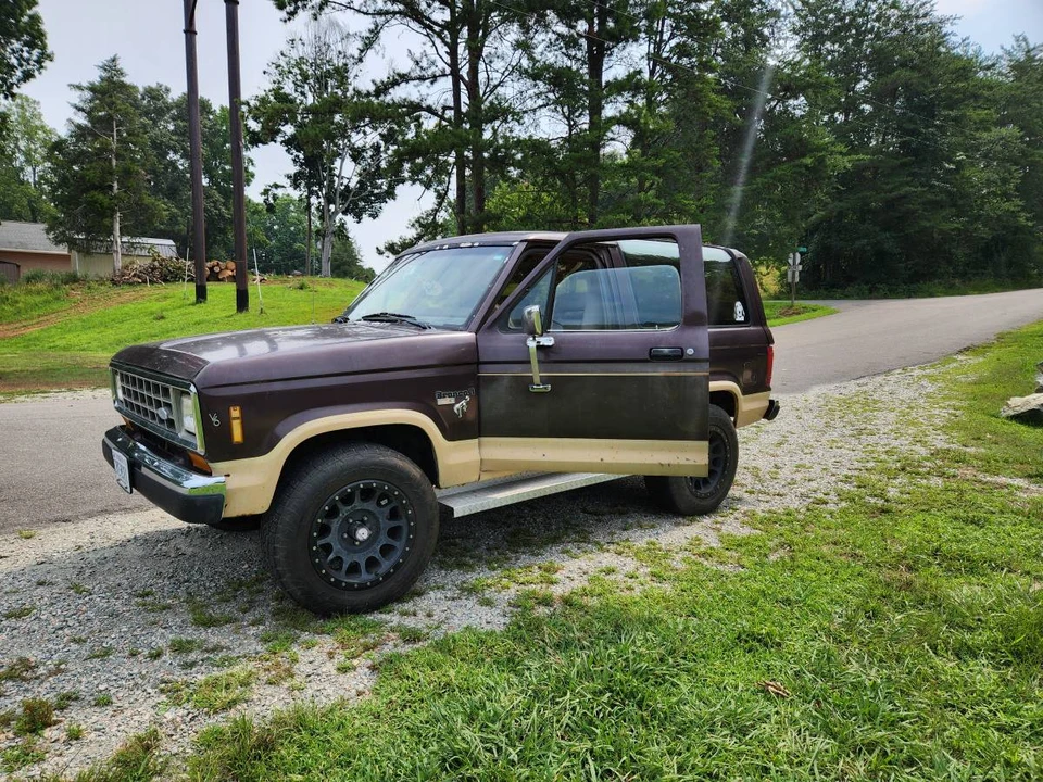 1986 Ford Bronco II - Image 7 of 12