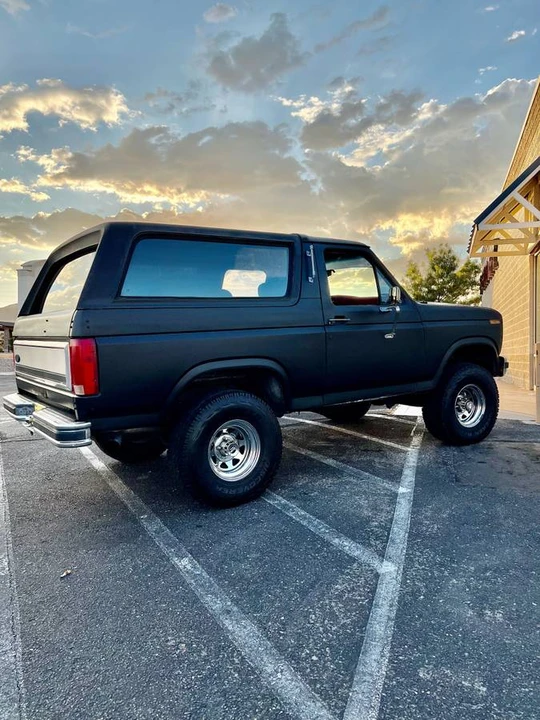 1985 Ford Bronco 3rd Gen - Image 2 of 7
