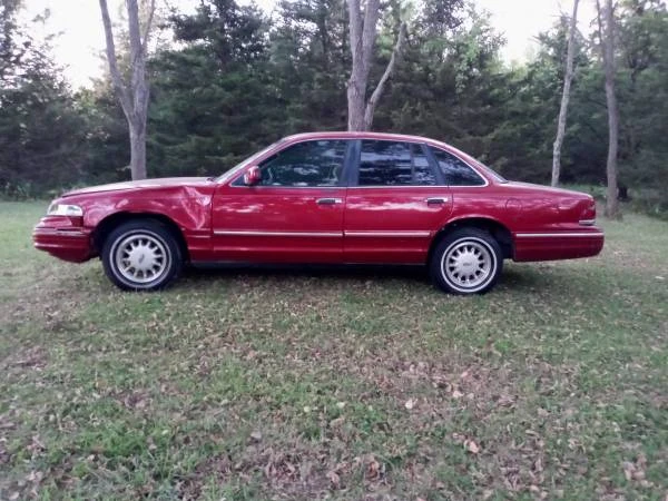 2006 Ford Crown Victoria - Image 3 of 22