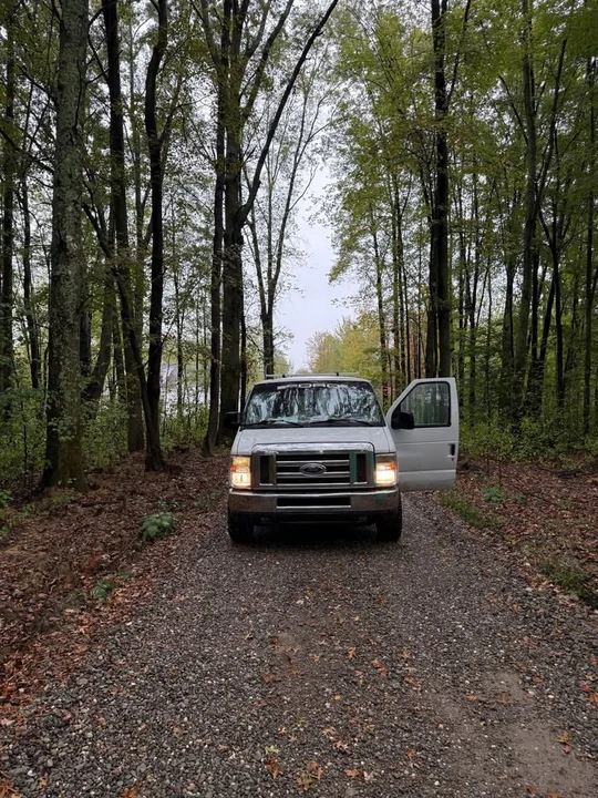 Ford Econoline Van - Image 2 of 7