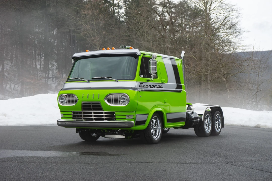 Ford Econoline Van - Image 2 of 31