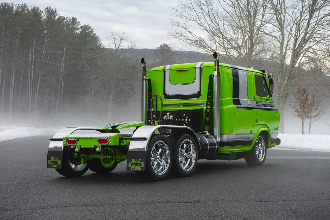 Ford Econoline Van - Image 17 of 31