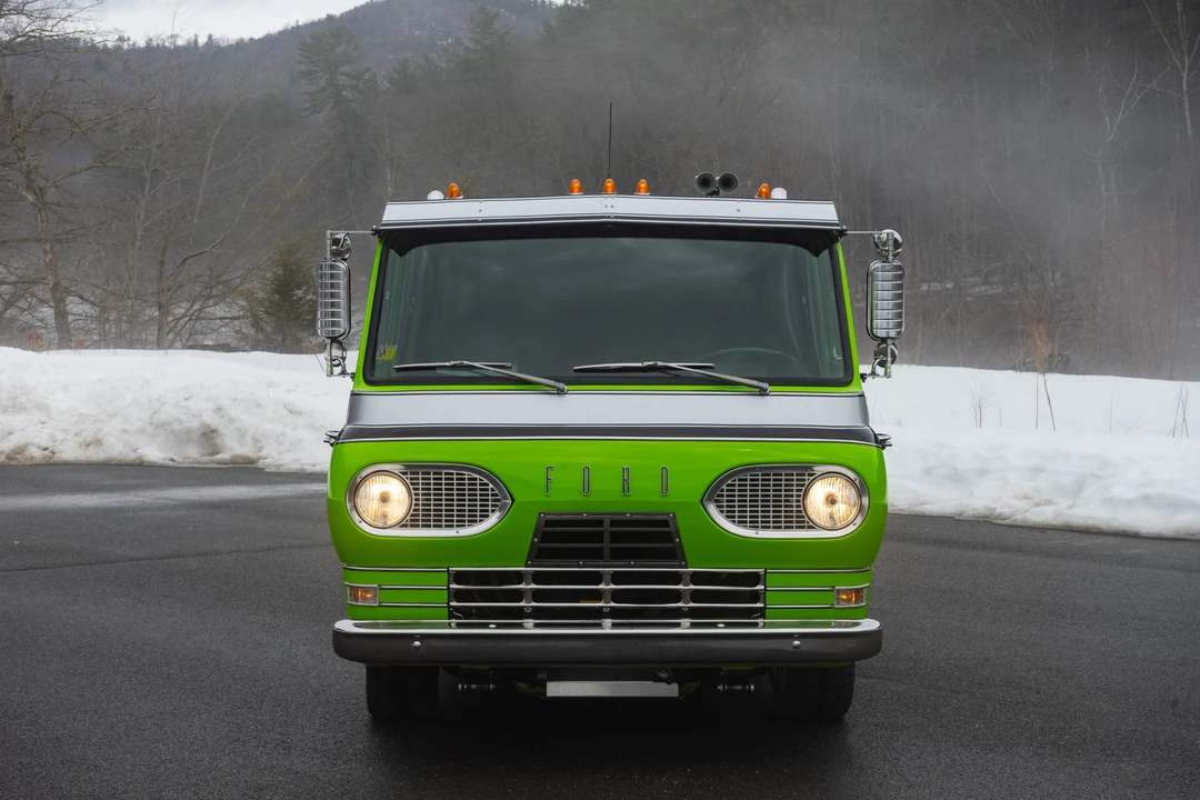 Ford Econoline Van - Image 5 of 31