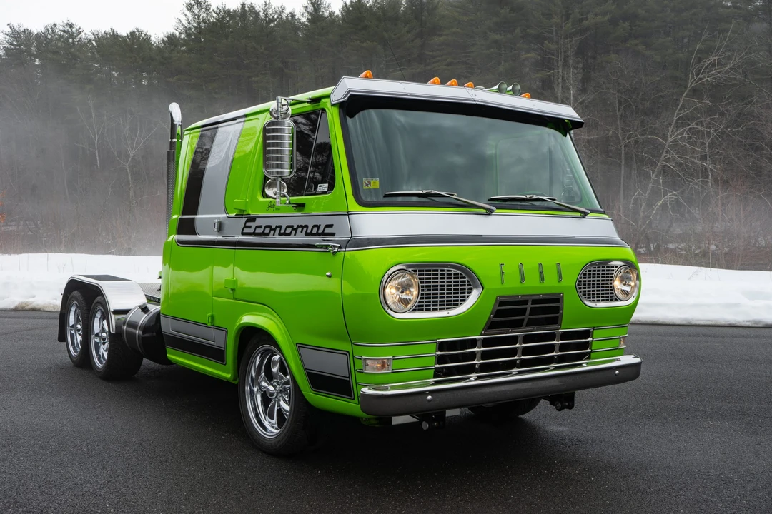 Ford Econoline Van - Image 6 of 31