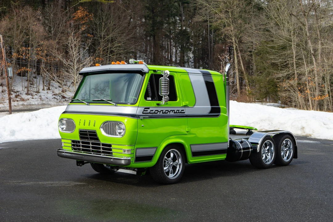 Ford Econoline Van - Image 9 of 31