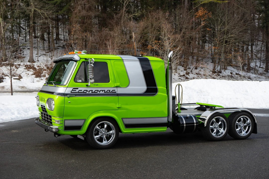 Ford Econoline Van - Image 10 of 31