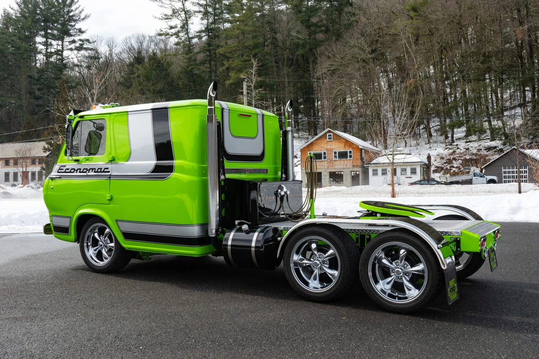 Ford Econoline Van - Image 12 of 31