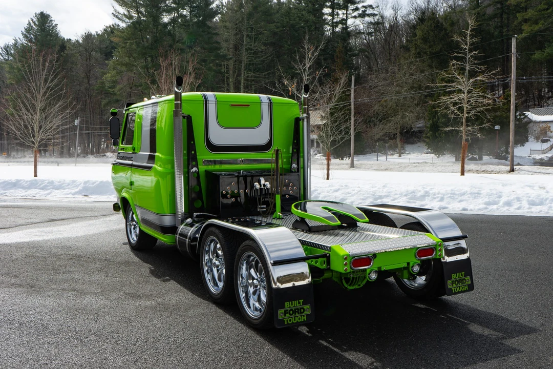 Ford Econoline Van - Image 13 of 31