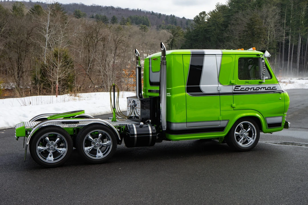 Ford Econoline Van - Image 19 of 31