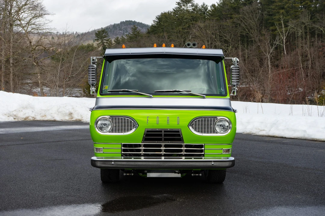 Ford Econoline Van - Image 24 of 31
