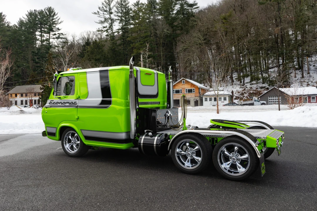 Ford Econoline Van - Image 30 of 31