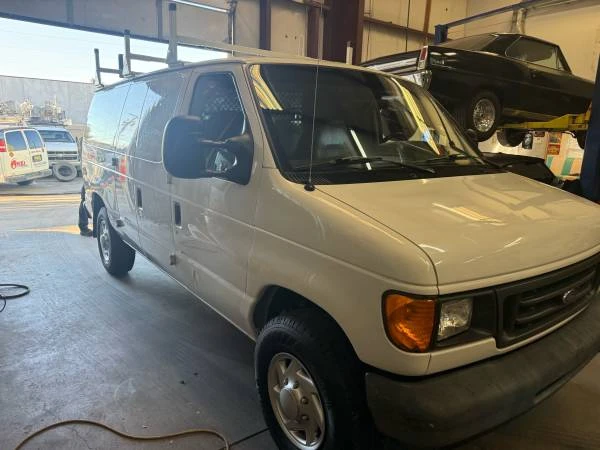 2004 Ford Econoline Van - Image 2 of 6