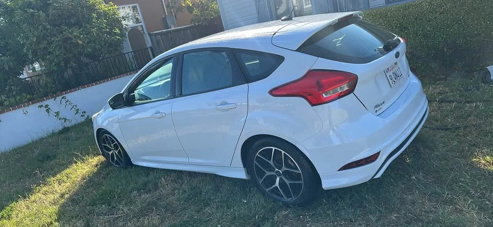 2017 Ford Focus 3rd Gen - Image 2 of 3