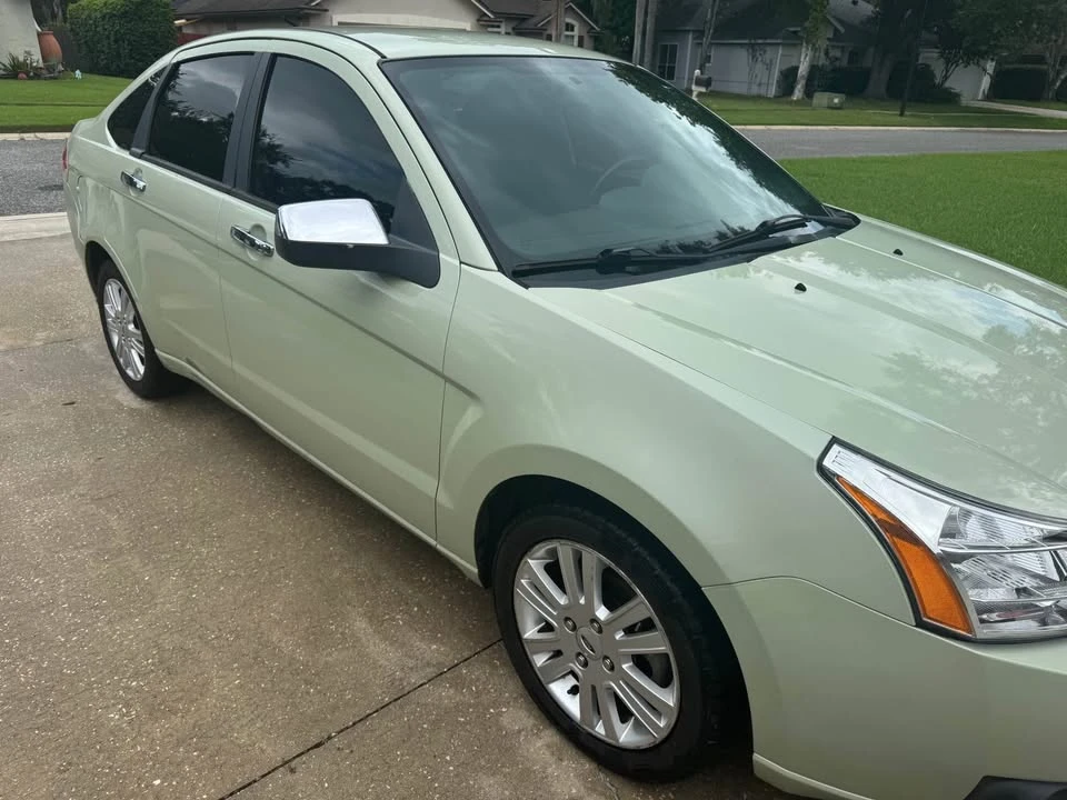 2010 Ford Focus 2nd Gen - Image 2 of 10