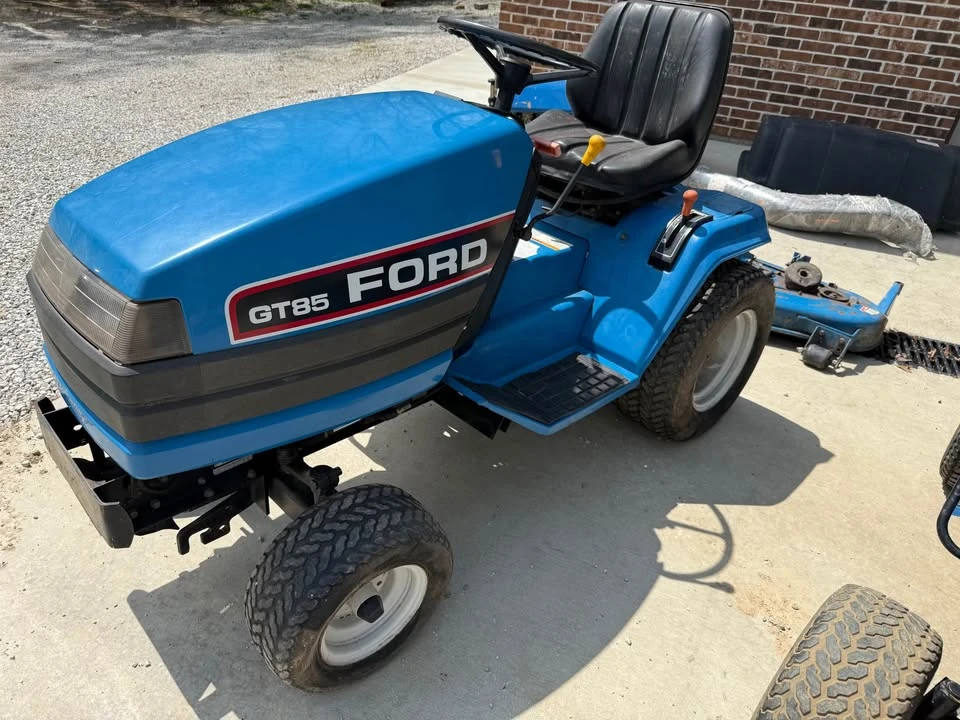 Ford Tractor - Image 2 of 10