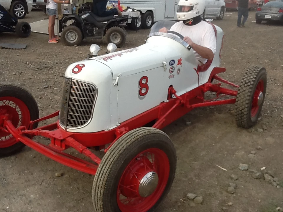 Ford Model B - Image 3 of 31