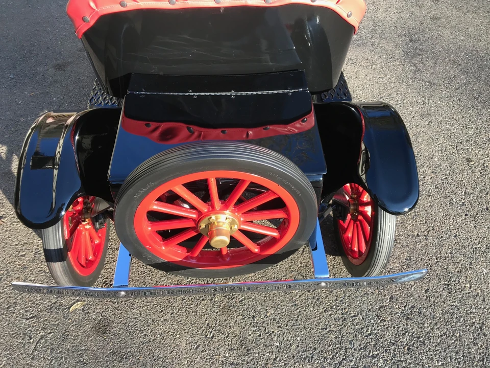 Ford Model T - Image 14 of 31