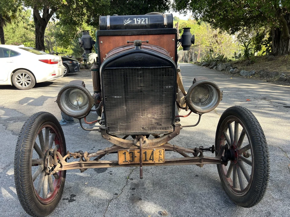 Ford Model T Pickup & Model TT - Image 3 of 31
