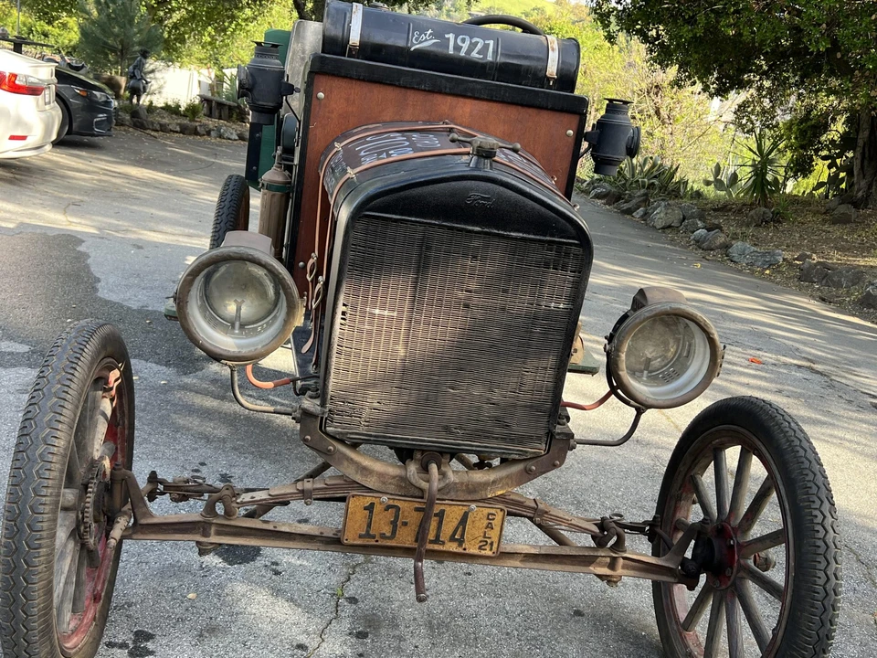 Ford Model T Pickup & Model TT - Image 4 of 31