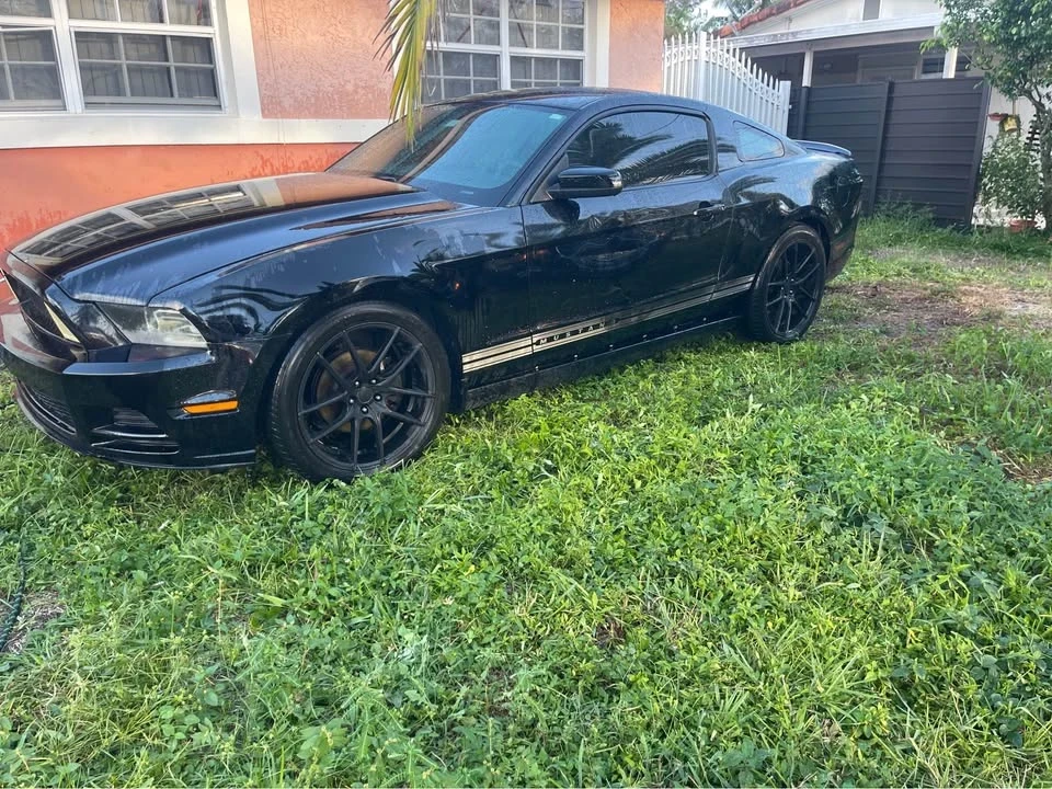 2013 Ford S197 Mustang - Image 2 of 7