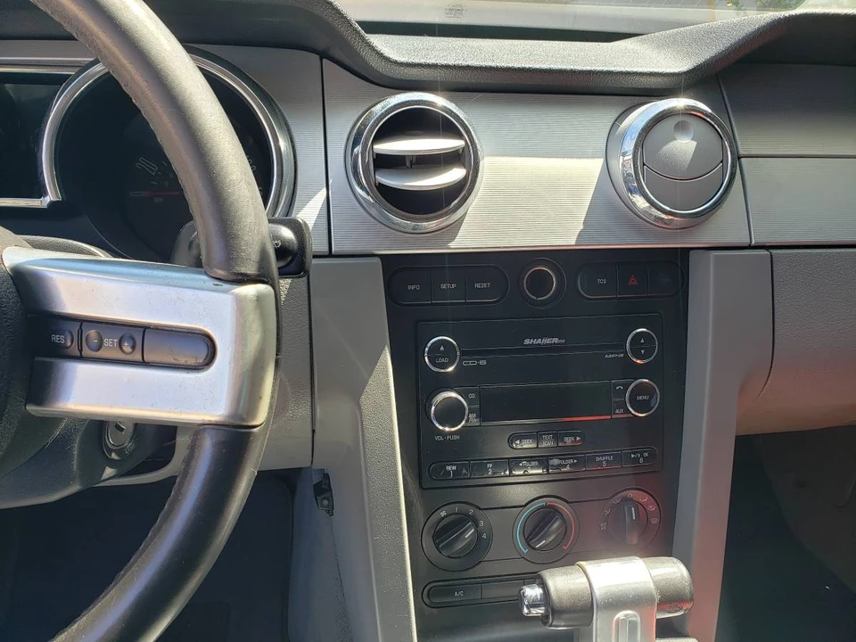 2009 Ford S197 Mustang - Image 14 of 15