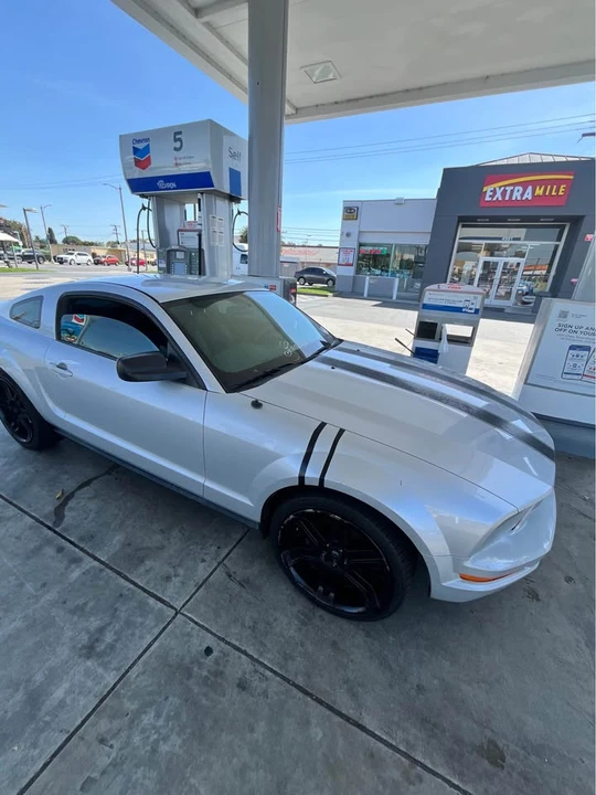 Ford Mustang - Image 2 of 5