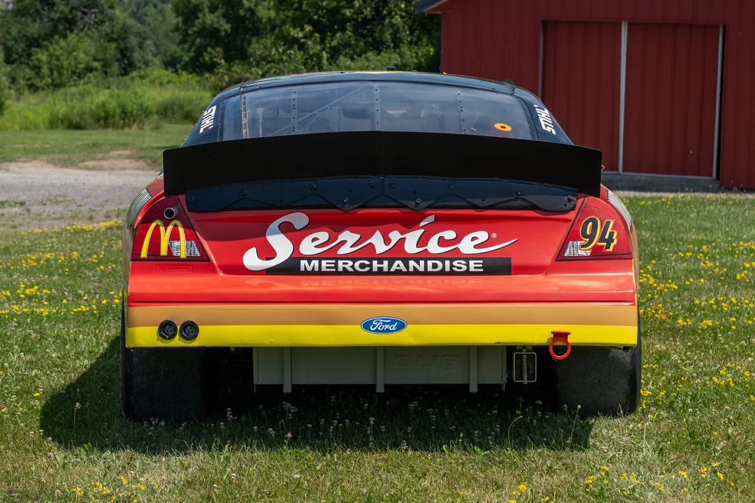 Ford Taurus - Image 6 of 31
