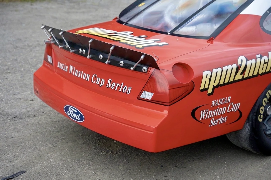 Ford Taurus - Image 18 of 31