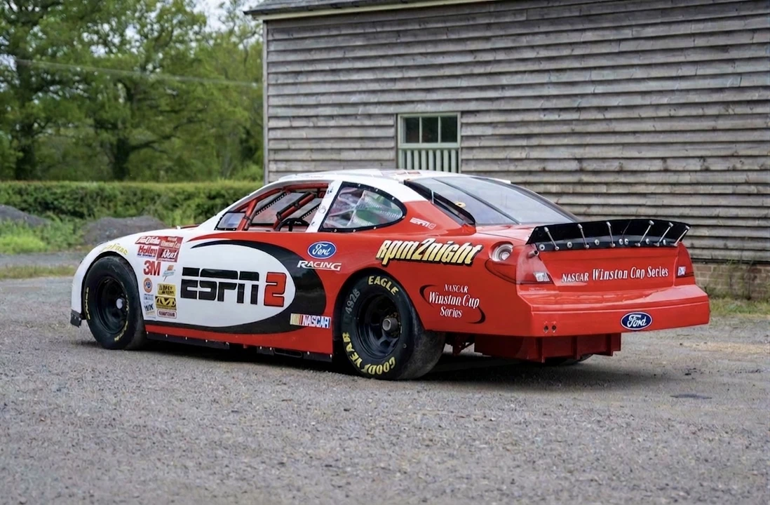 Ford Taurus - Image 8 of 31