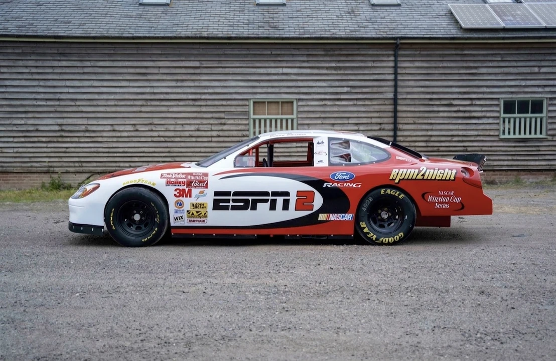 Ford Taurus - Image 7 of 31