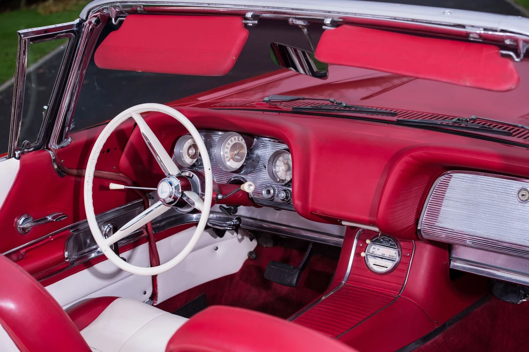 Ford Thunderbird 2nd Gen - Image 10 of 31
