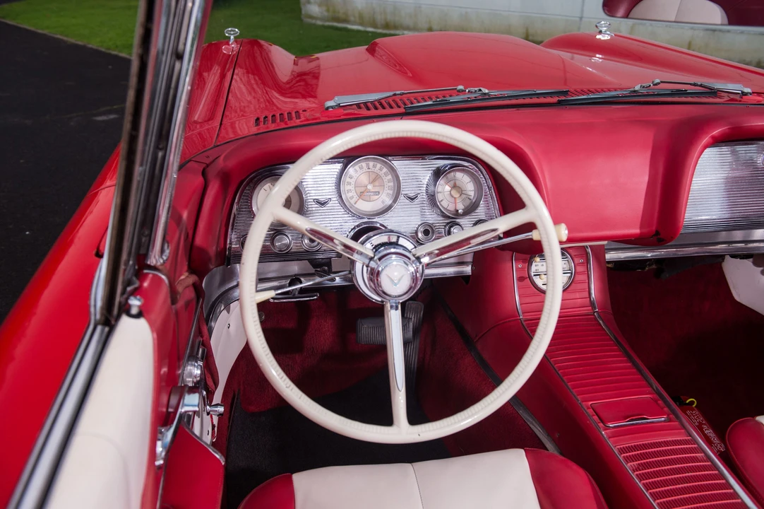 Ford Thunderbird 2nd Gen - Image 12 of 31