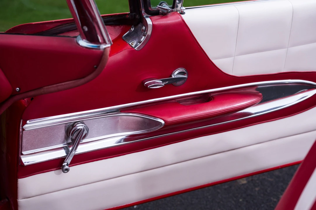 Ford Thunderbird 2nd Gen - Image 22 of 31