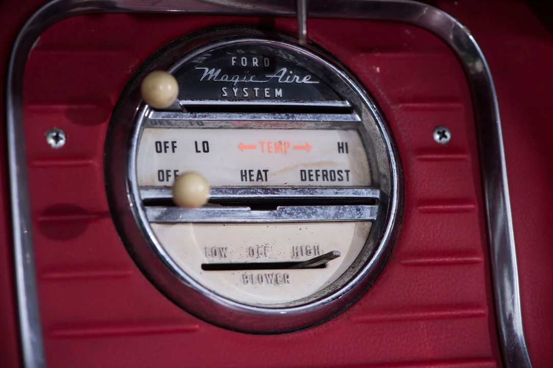 Ford Thunderbird 2nd Gen - Image 17 of 31