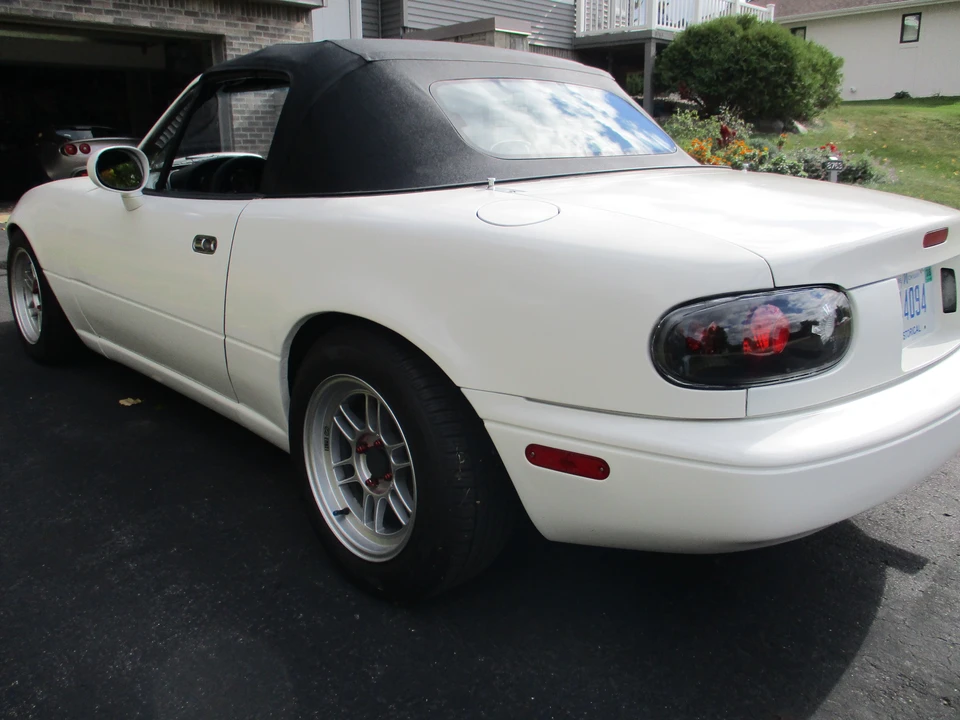 1994 Mazda NA MX-5 Miata - Image 9 of 31