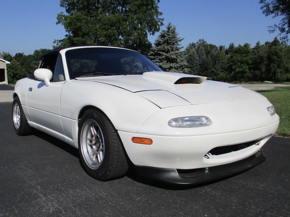 1994 Mazda NA MX-5 Miata - Image 2 of 31