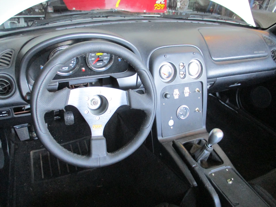 1994 Mazda NA MX-5 Miata - Image 28 of 31
