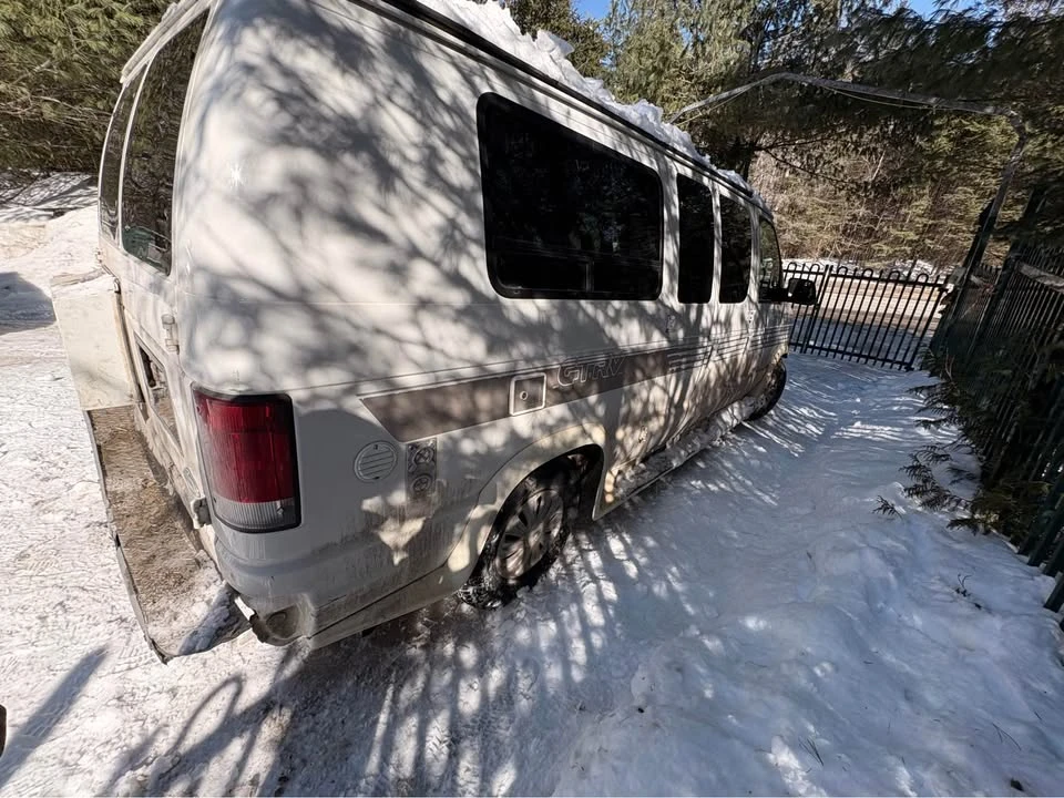 2002 Ford Econoline Van - Image 3 of 8