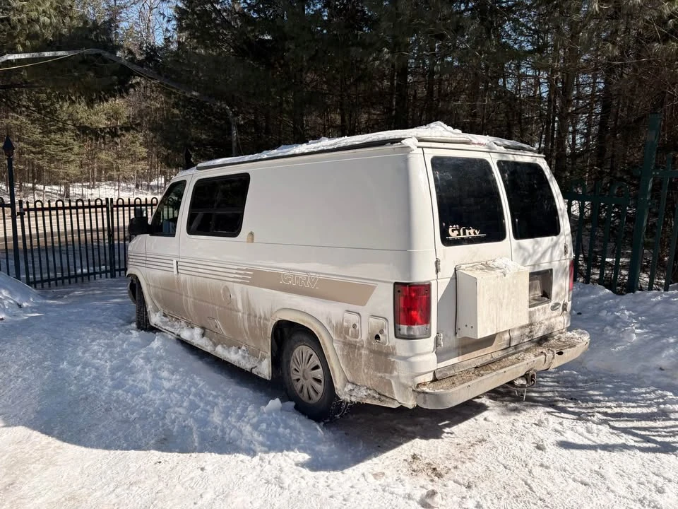 2002 Ford Econoline Van - Image 2 of 8