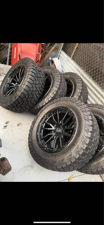 Parts & Memorabilia Other Wheels - Image 3 of 3