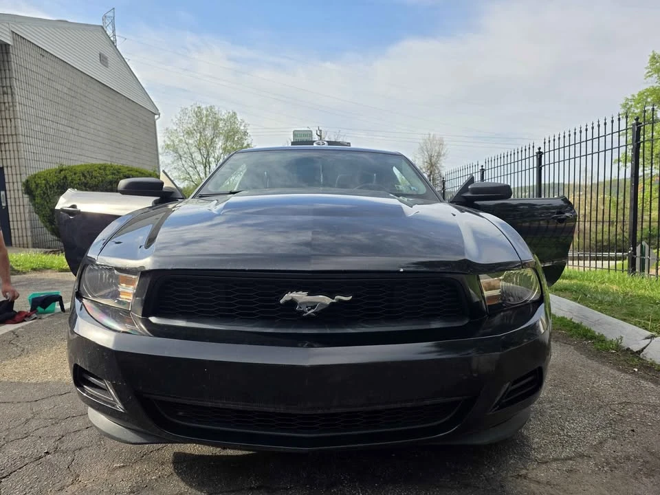2011 Ford S197 Mustang - Image 9 of 10