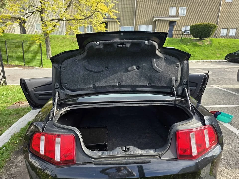 2011 Ford S197 Mustang - Image 8 of 10