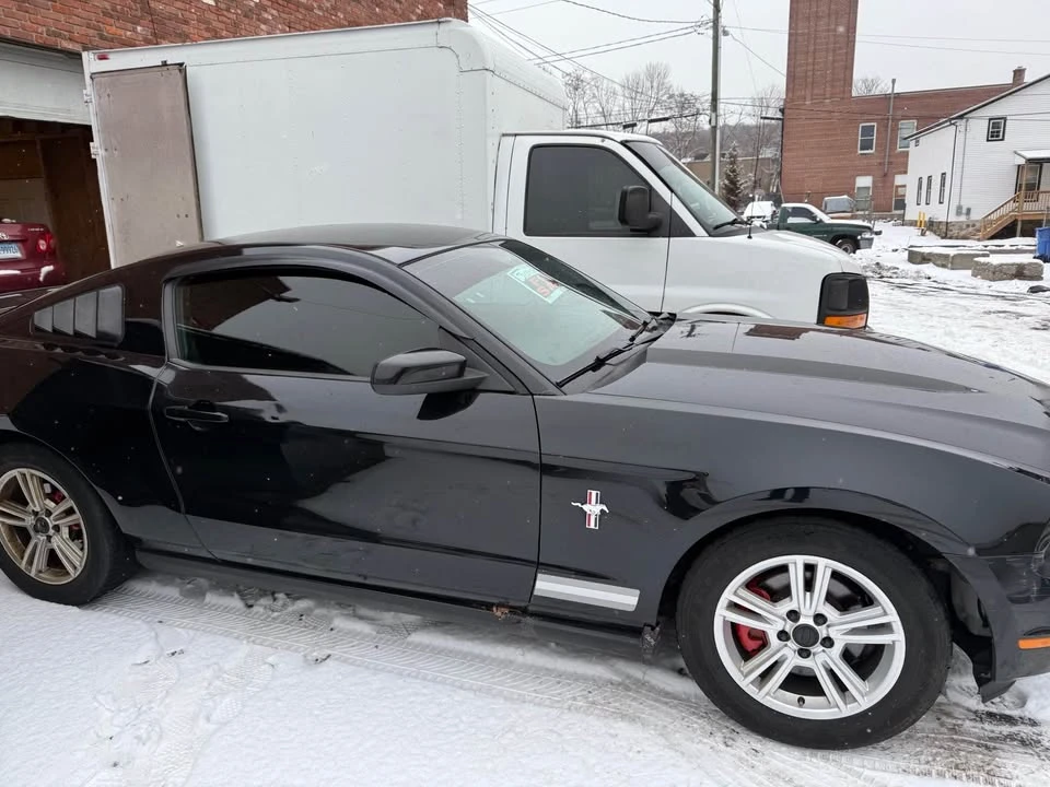 2011 Ford S197 Mustang - Image 6 of 7
