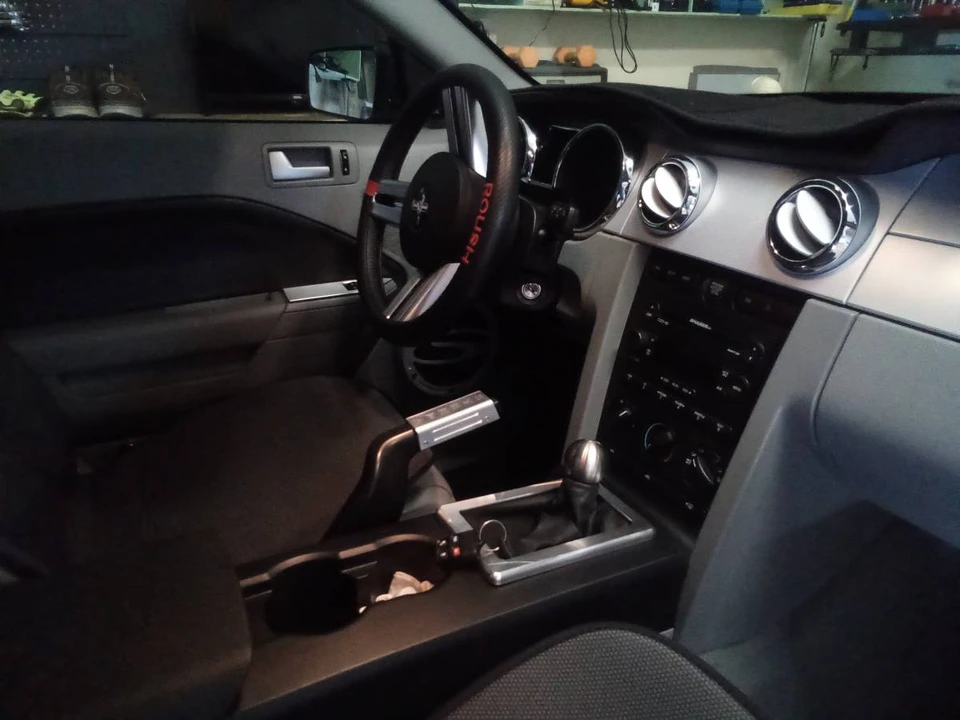 2005 Ford S197 Mustang GT - Image 15 of 17