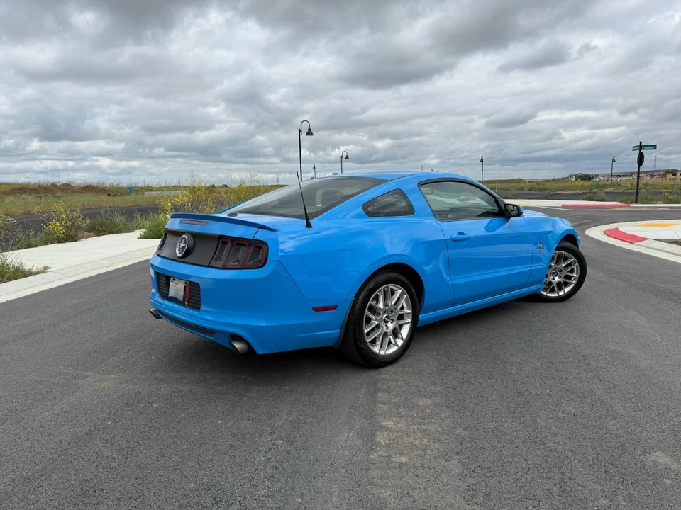 2013 Ford S197 Mustang - Image 2 of 20