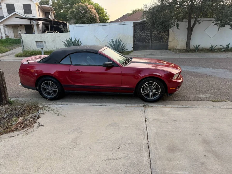 2010 Ford S197 Mustang - Image 3 of 22