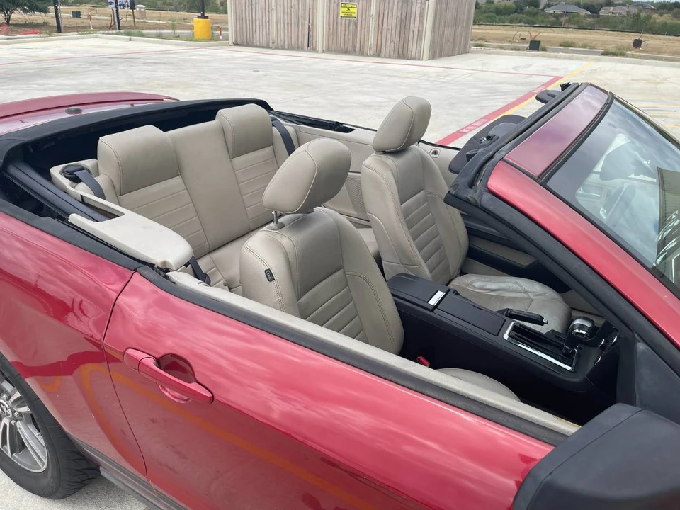 2010 Ford S197 Mustang - Image 11 of 22