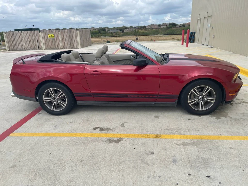 2010 Ford S197 Mustang - Image 10 of 22