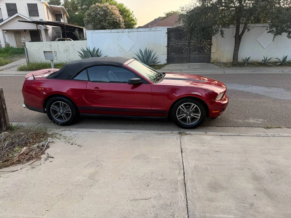 2010 Ford S197 Mustang - Image 2 of 22