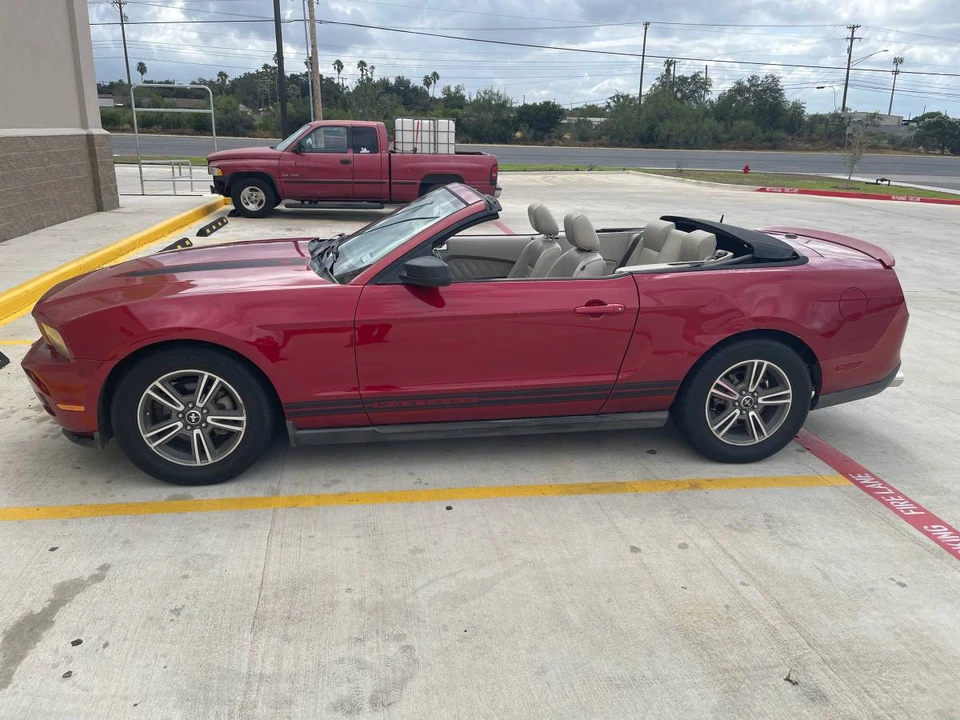 2010 Ford S197 Mustang - Image 13 of 22